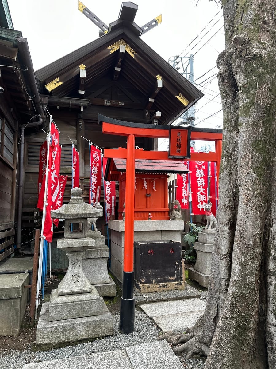 Kenso Inari Shrine (Sakuragijinjakeidai Shrine)