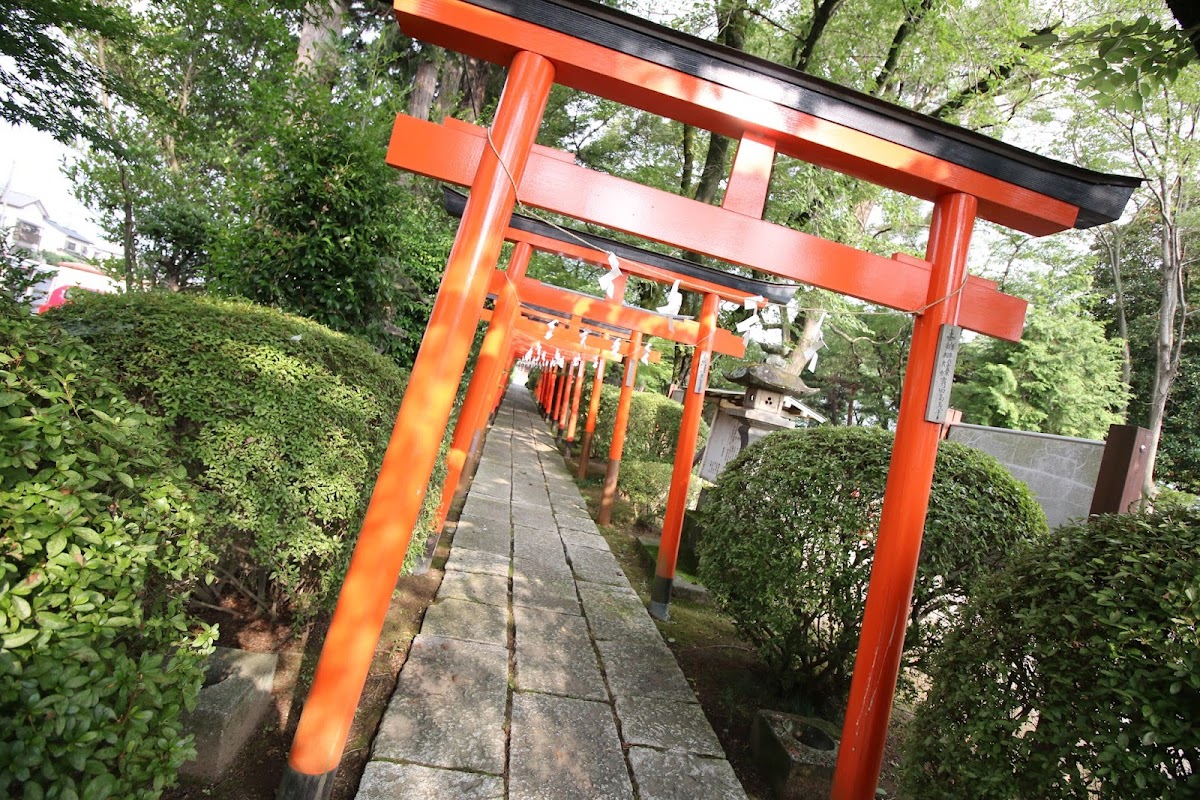 尾曳稲荷神社