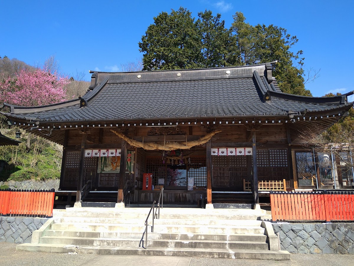 石母田三吉神社