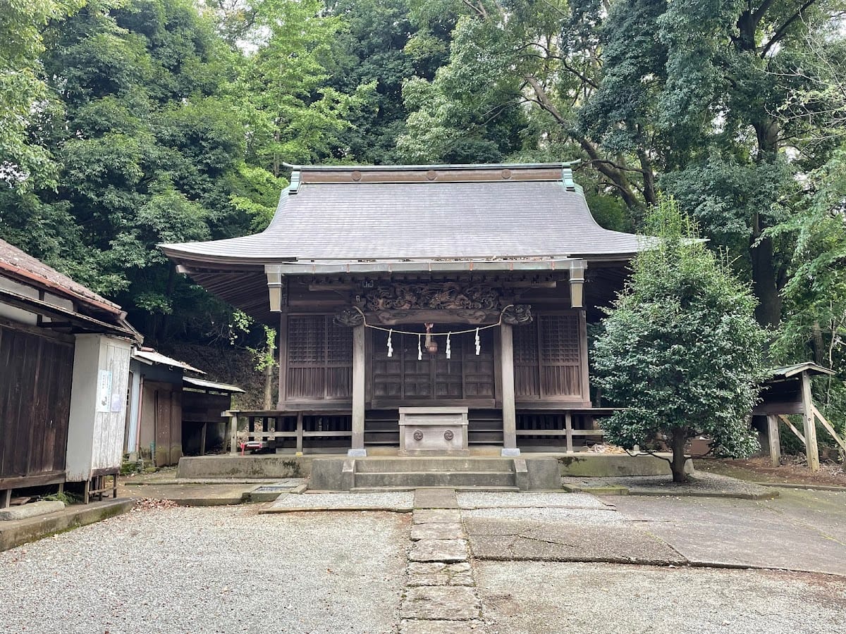 Yama Shrine (Sakuragaoka)