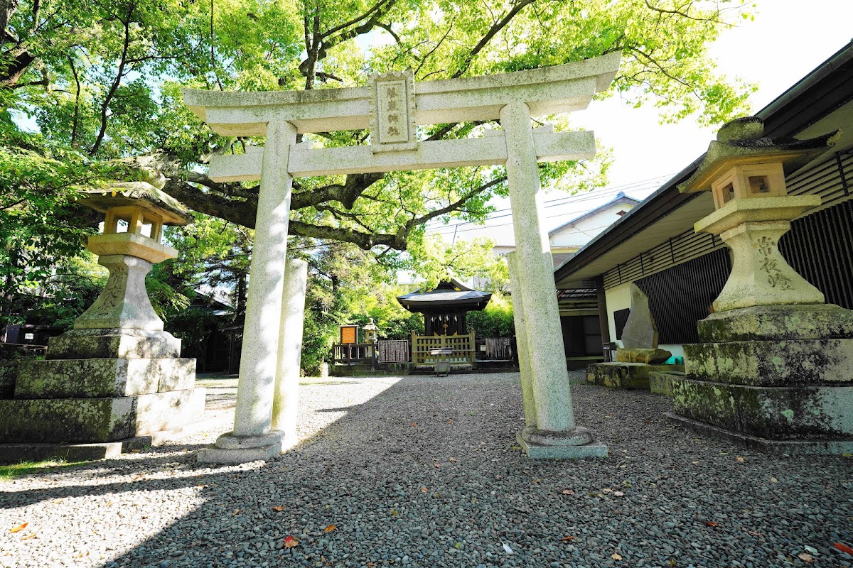 藤巌神社