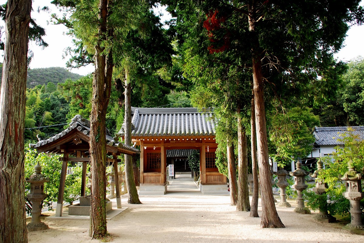 由加神社（和気由加神社）