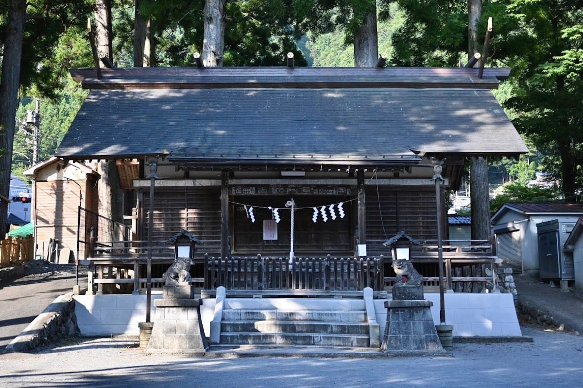Okuhikawa Shrine