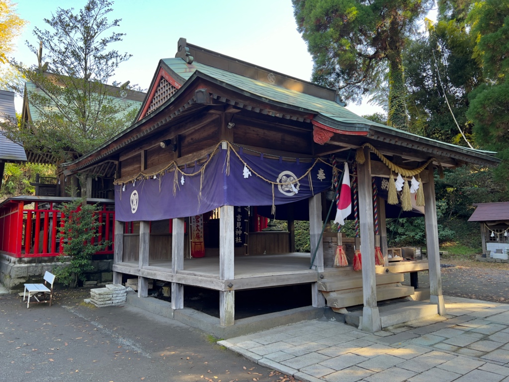 白川吉見神社