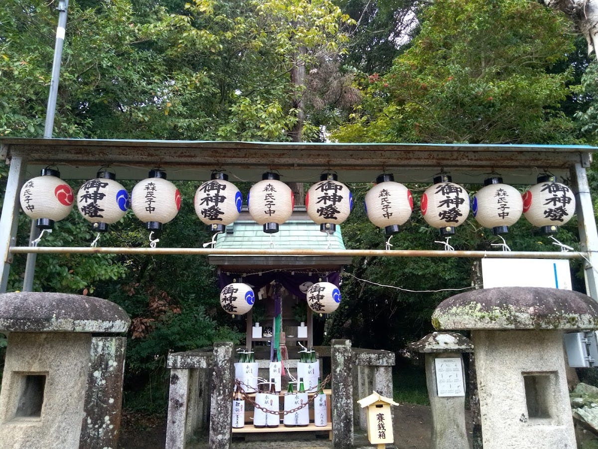 Kawahigashi Shrine