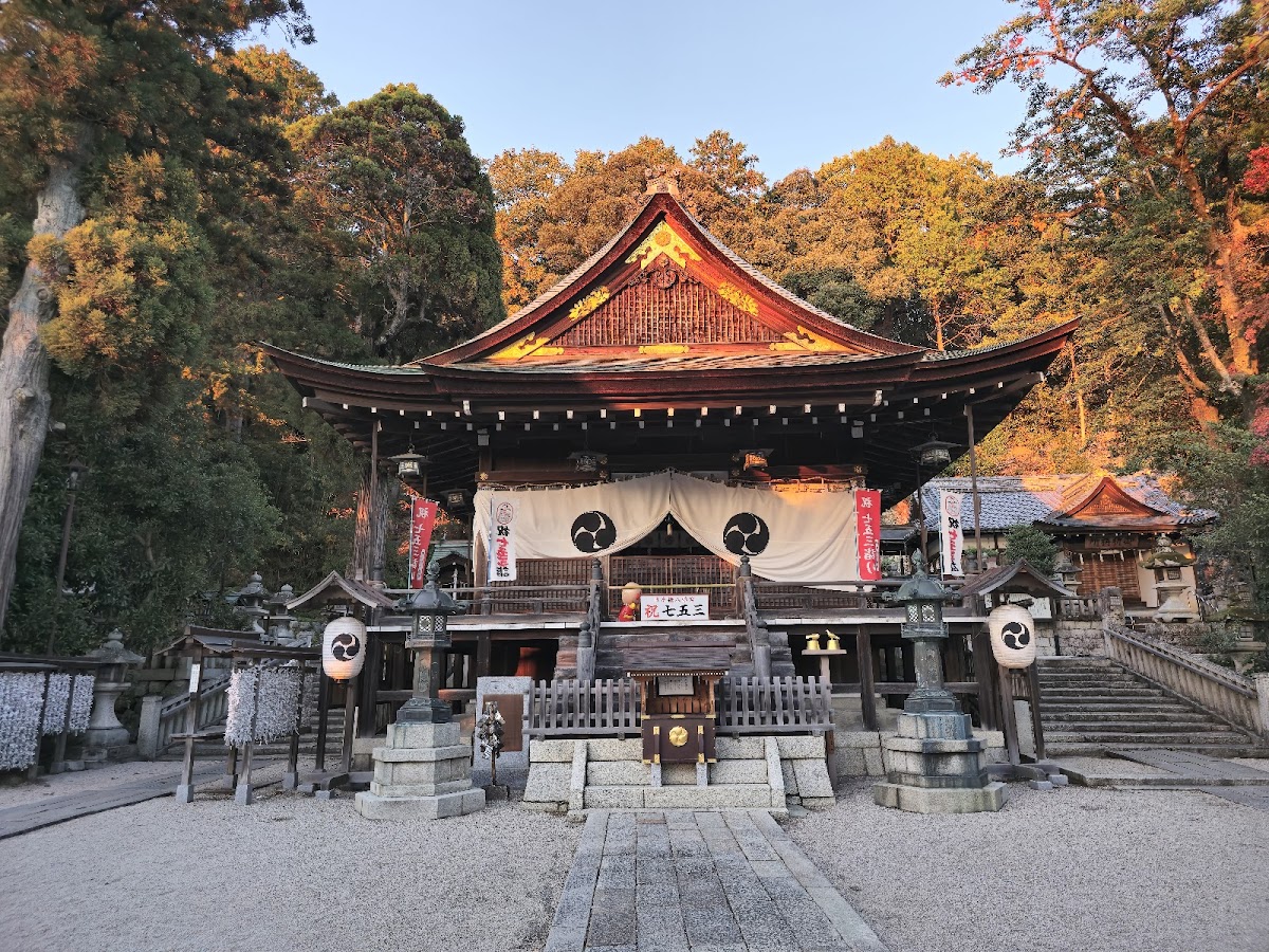 日牟禮八幡宮