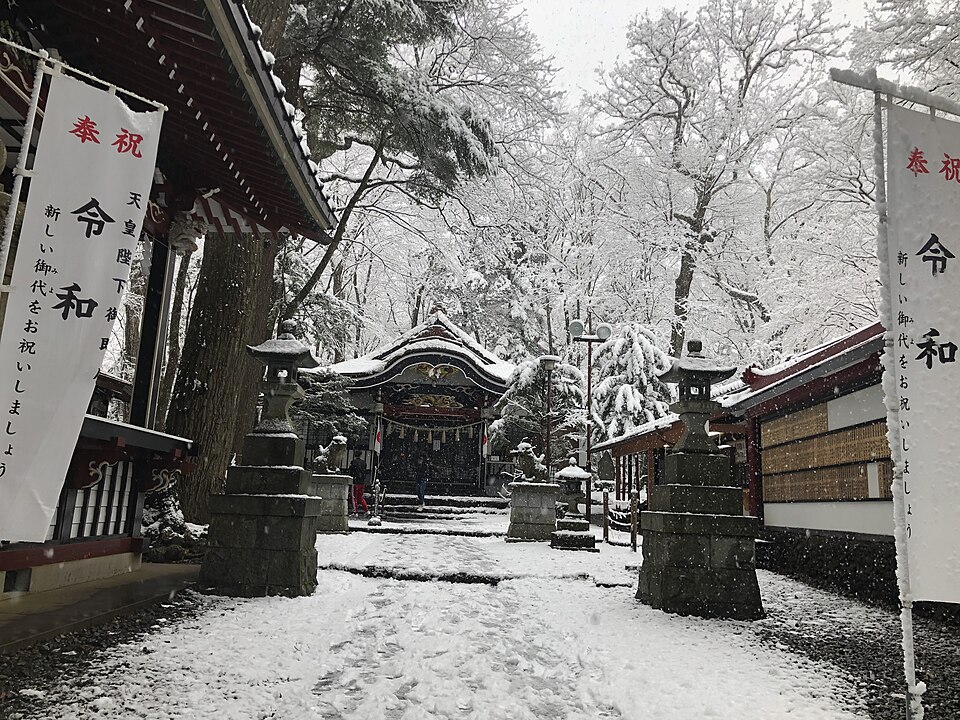 新屋山神社 4