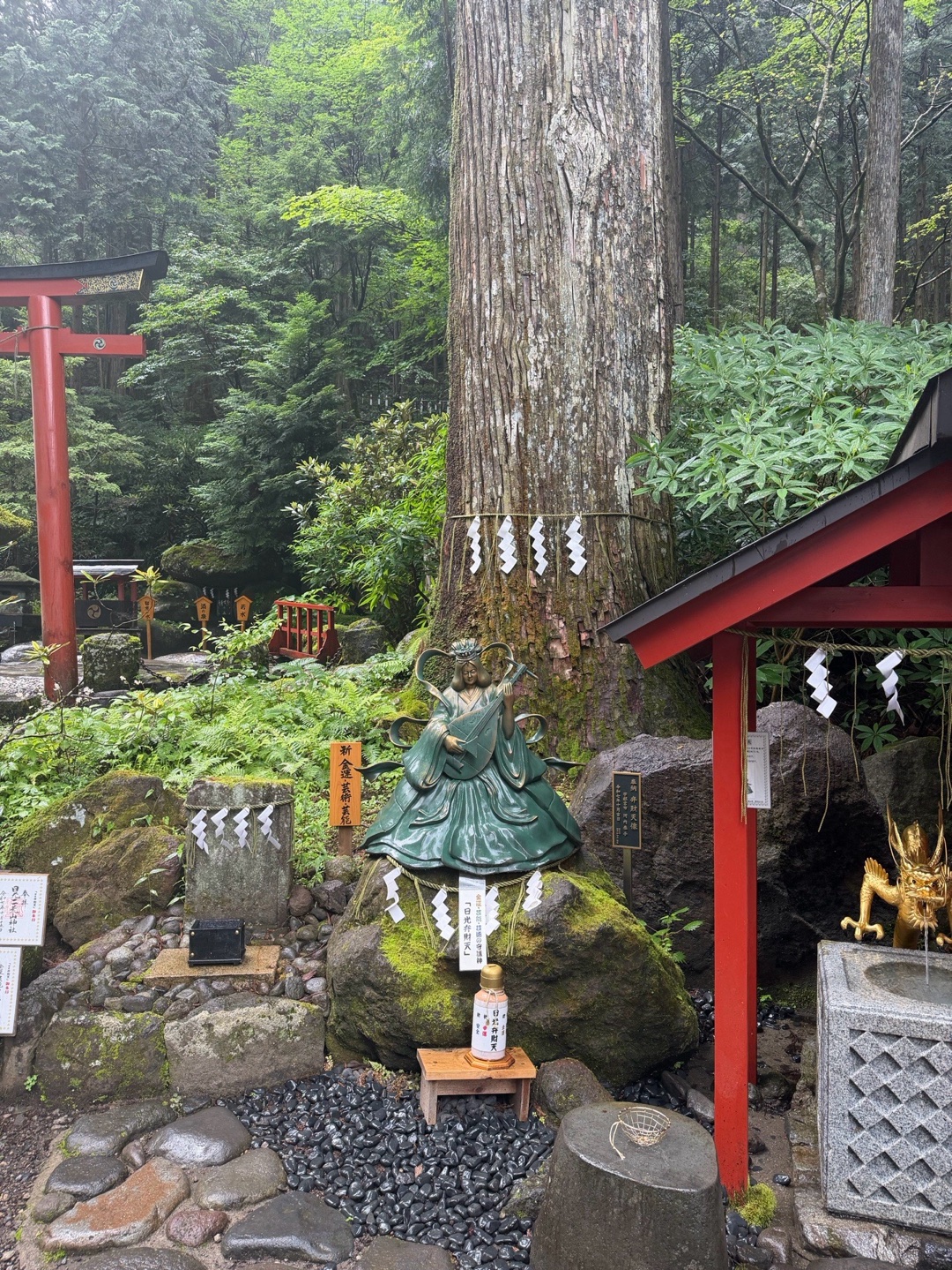 Nikko Futarasan Jinja 5